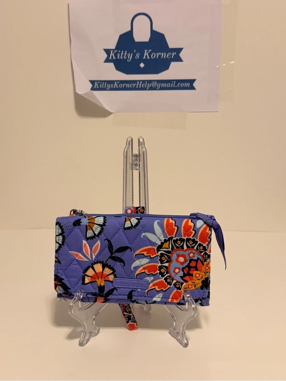 NWOT Vera Bradley Wristlet Wallet in the Mural Garden Pattern